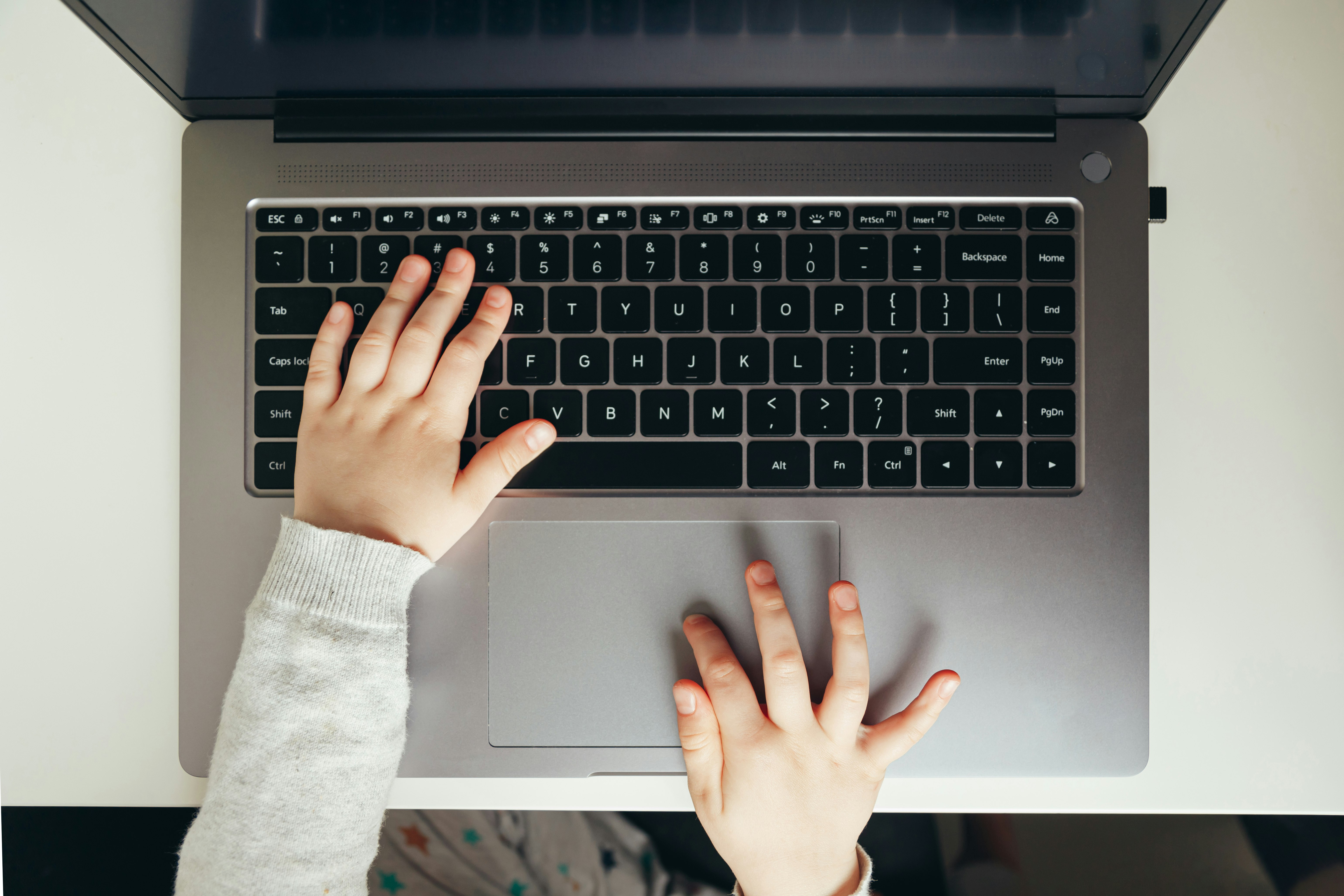Digitale Kindersicherheit: Praxisnahe Regeln & Routinen